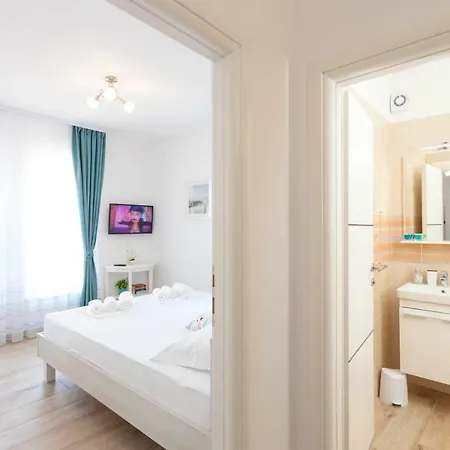 Blue House ماكارسكا