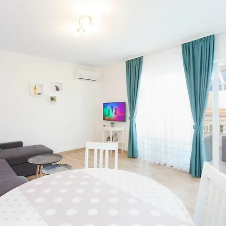 Apartment Blue House Makarska