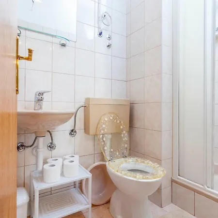 아파트 Blue House